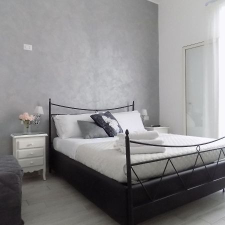1 Amore Romantica Casa Centrale, Silenziosa Ristrutturata Неаполь Екстер'єр фото