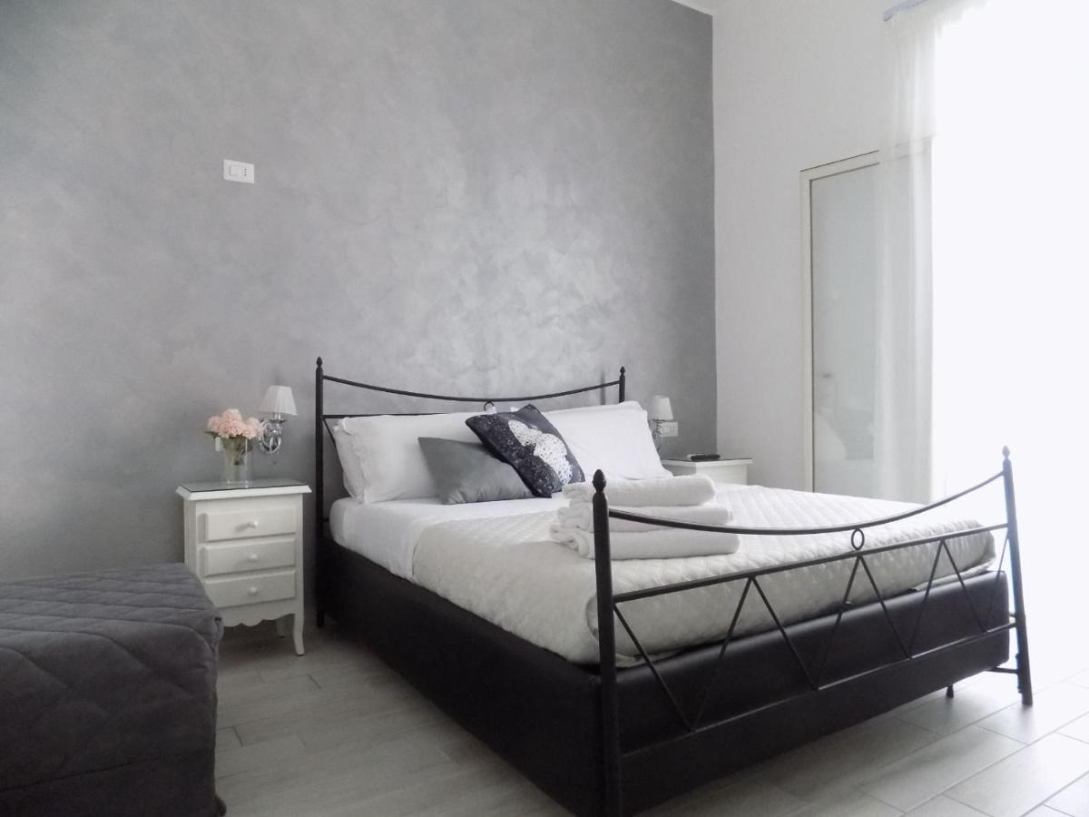 1 Amore Romantica Casa Centrale, Silenziosa Ristrutturata Неаполь Екстер'єр фото